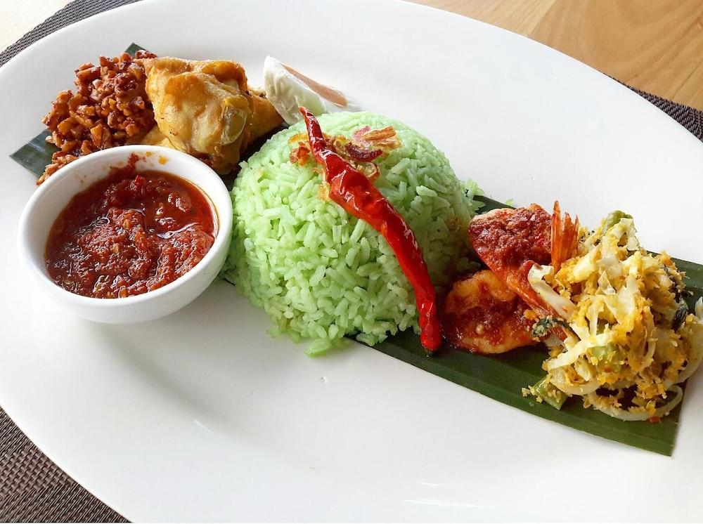 Eska Hotel 3* Batam